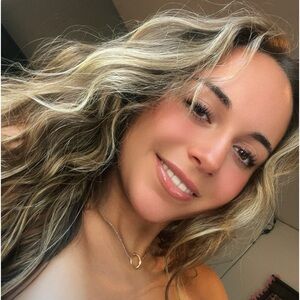 Meet your Posher, Caylee